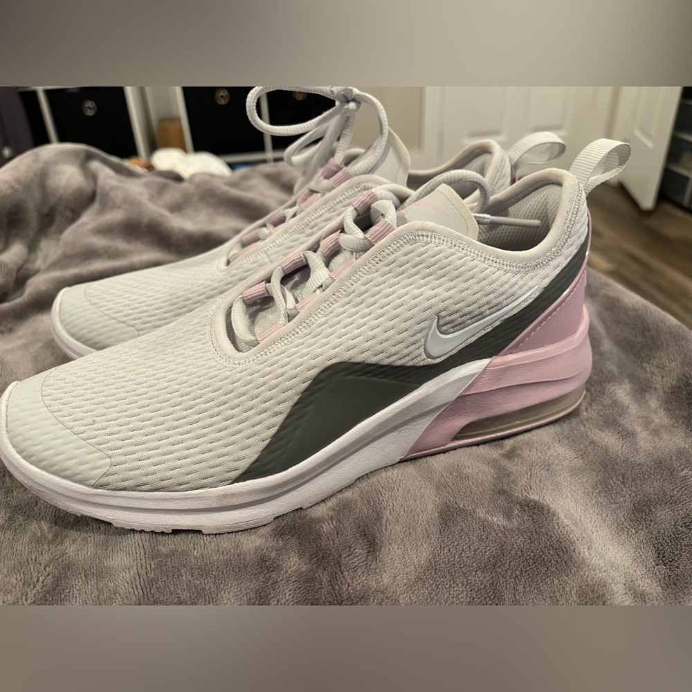 Nike Air Max Motion 2